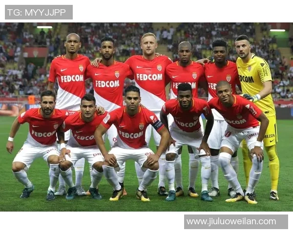 伊泽尔与摩纳哥的精彩对决揭示足球战术与团队合作的魅力